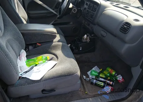 1998 Dodge Dakota Slt/Sport z USA, uszkodzony, nr VIN 1B7GL22Y8WS621519